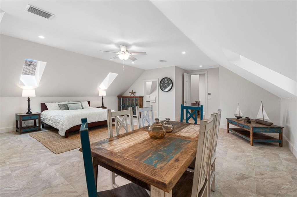 For Sale: $11,900,000 (5 beds, 5 baths, 6527 Square Feet)