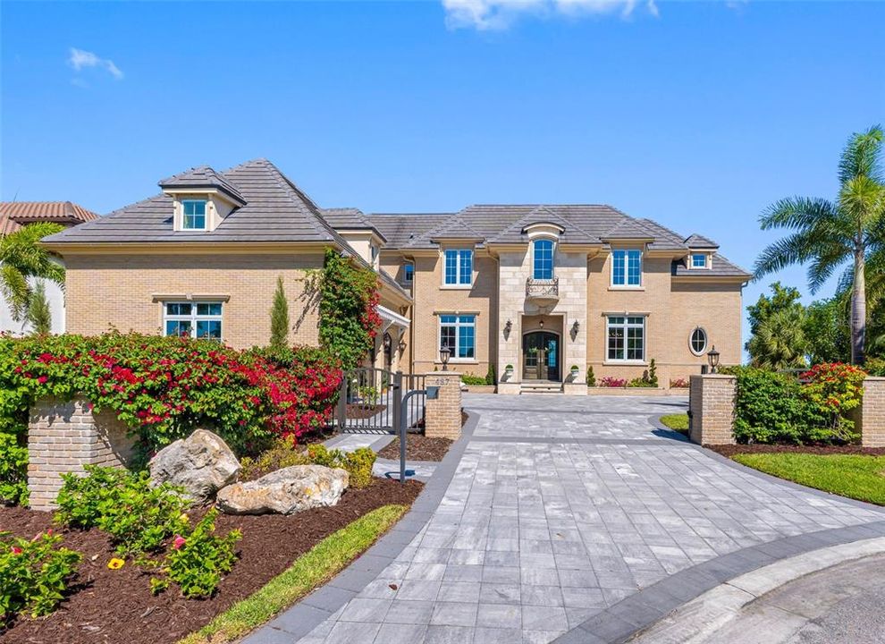 For Sale: $11,900,000 (5 beds, 5 baths, 6527 Square Feet)