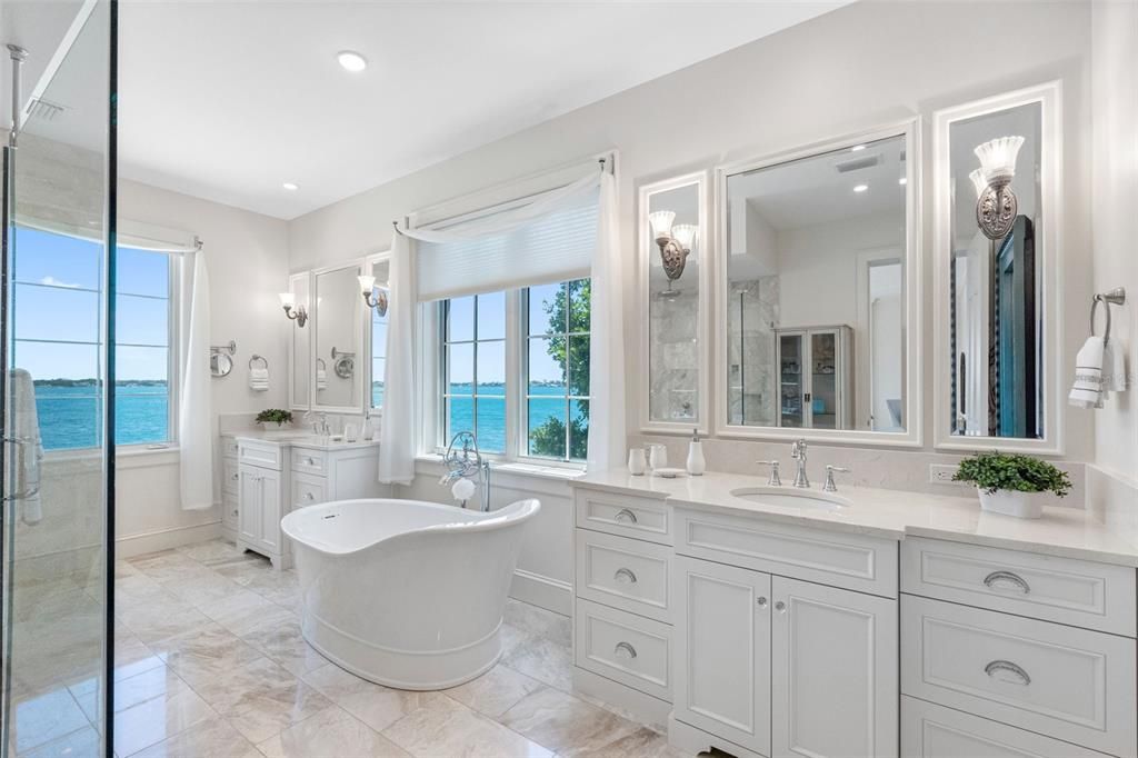 For Sale: $11,900,000 (5 beds, 5 baths, 6527 Square Feet)