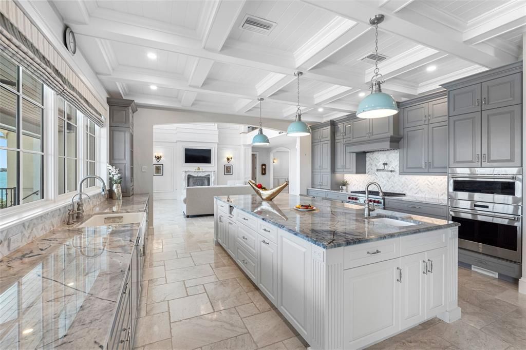For Sale: $11,900,000 (5 beds, 5 baths, 6527 Square Feet)