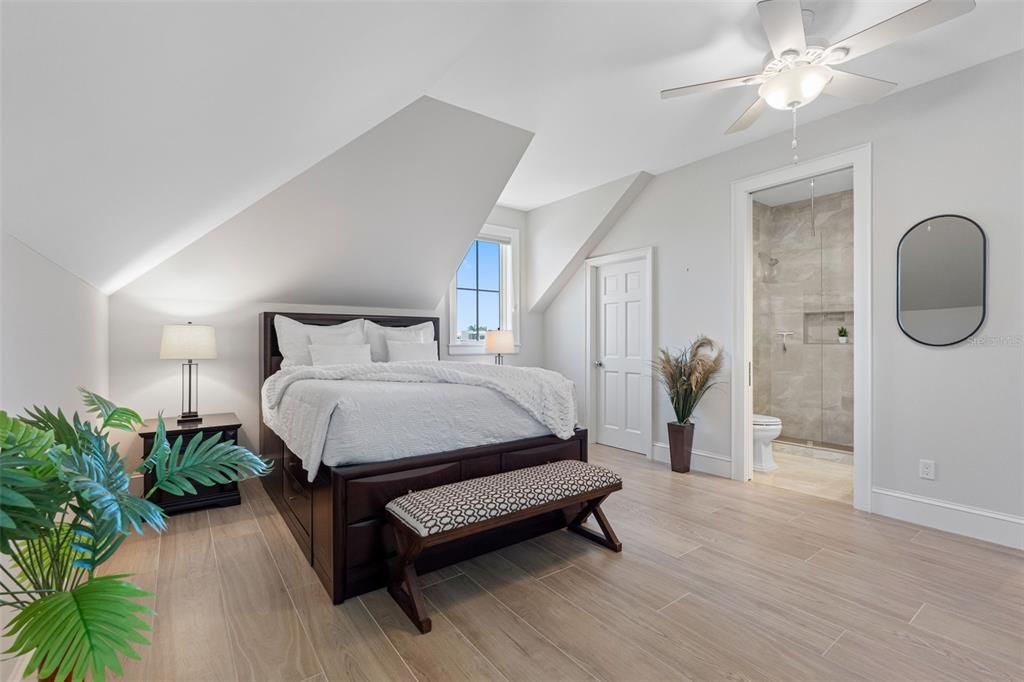 For Sale: $11,900,000 (5 beds, 5 baths, 6527 Square Feet)