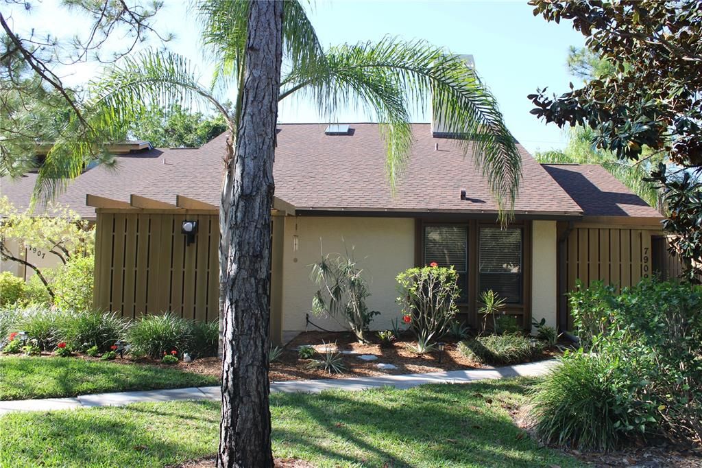 For Rent: $2,895 (3 beds, 2 baths, 1900 Square Feet)