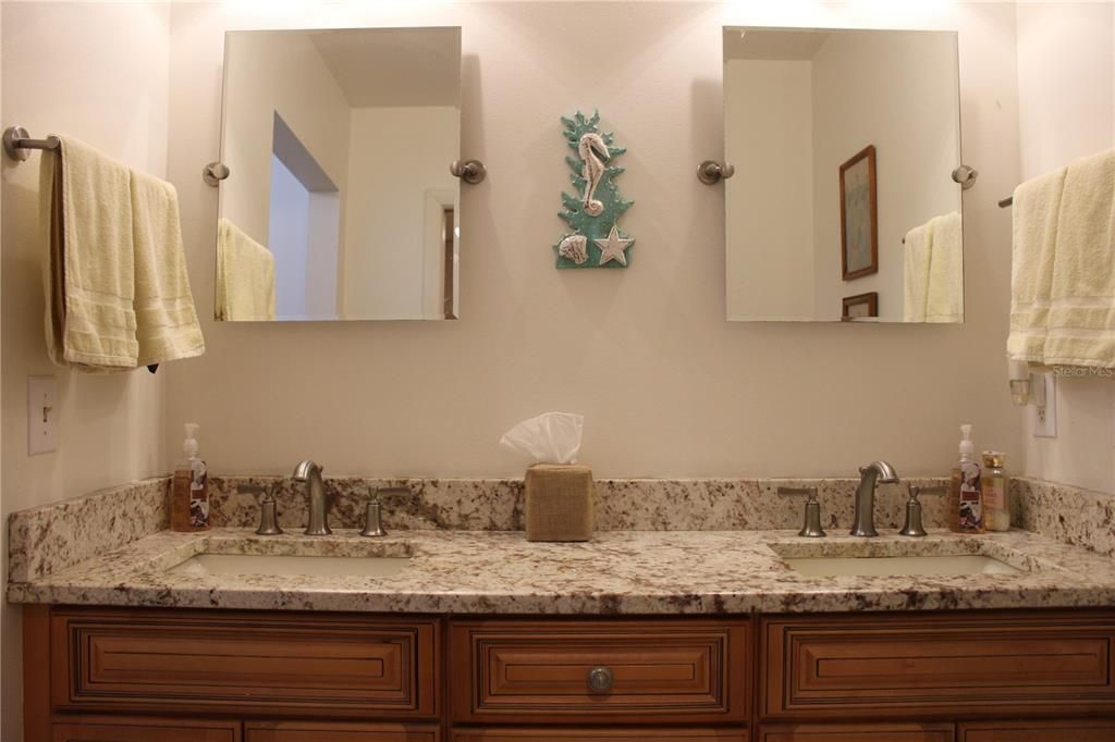 For Rent: $2,895 (3 beds, 2 baths, 1900 Square Feet)