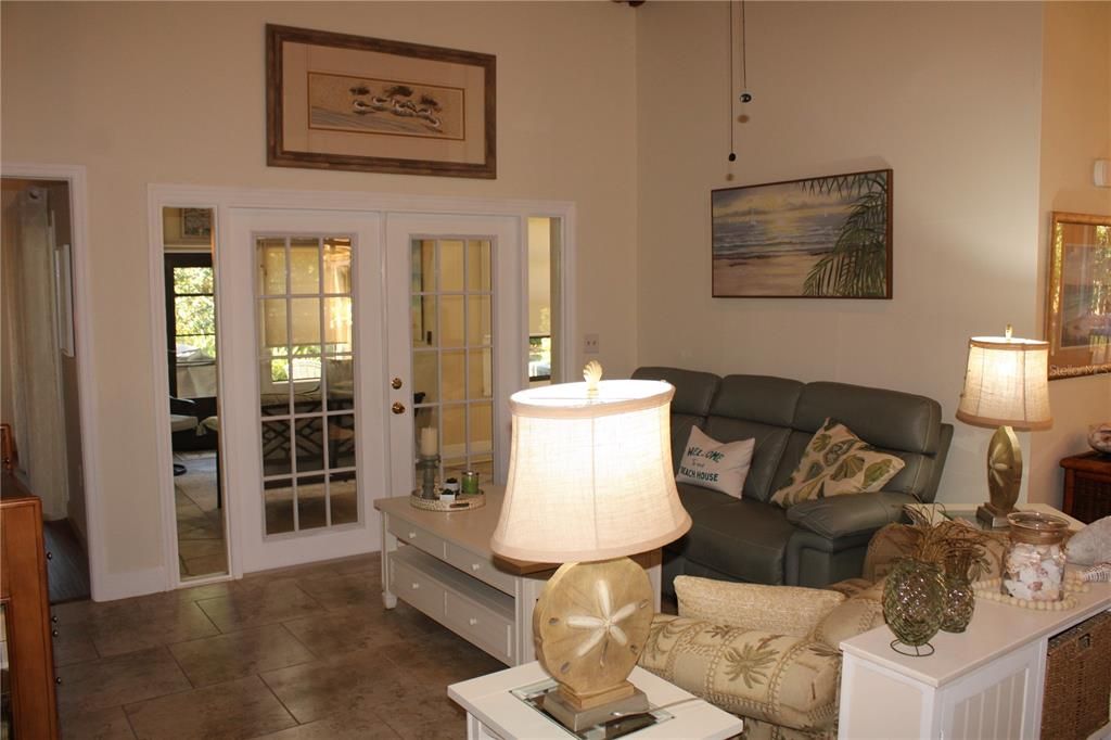 For Rent: $2,895 (3 beds, 2 baths, 1900 Square Feet)