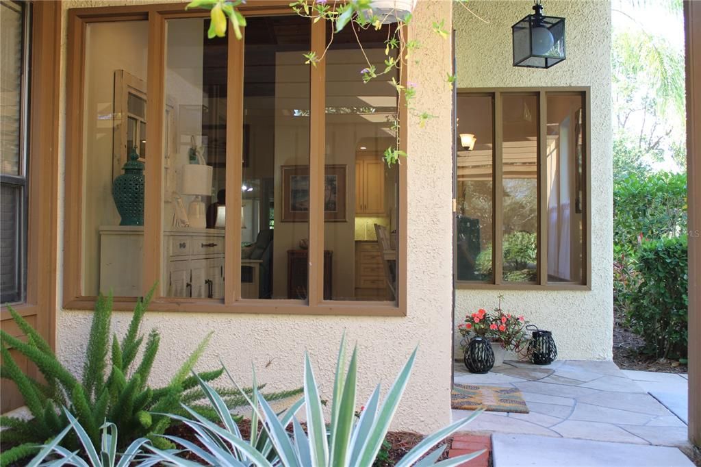 For Rent: $2,895 (3 beds, 2 baths, 1900 Square Feet)