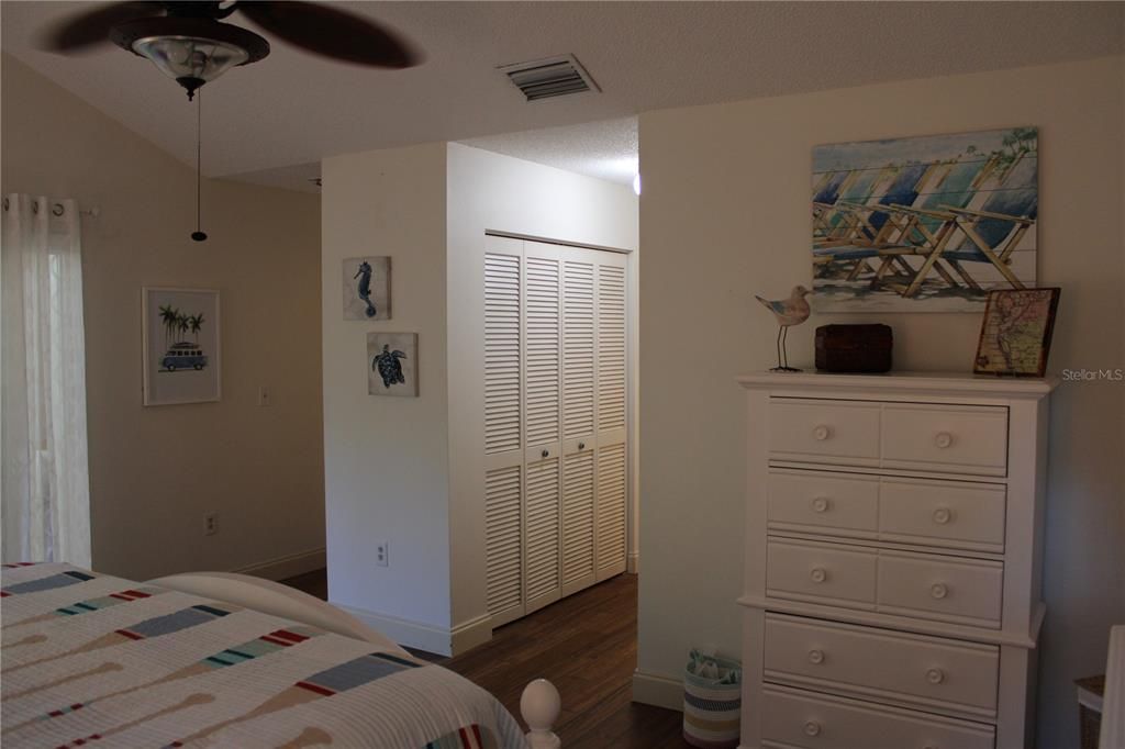 For Rent: $2,895 (3 beds, 2 baths, 1900 Square Feet)