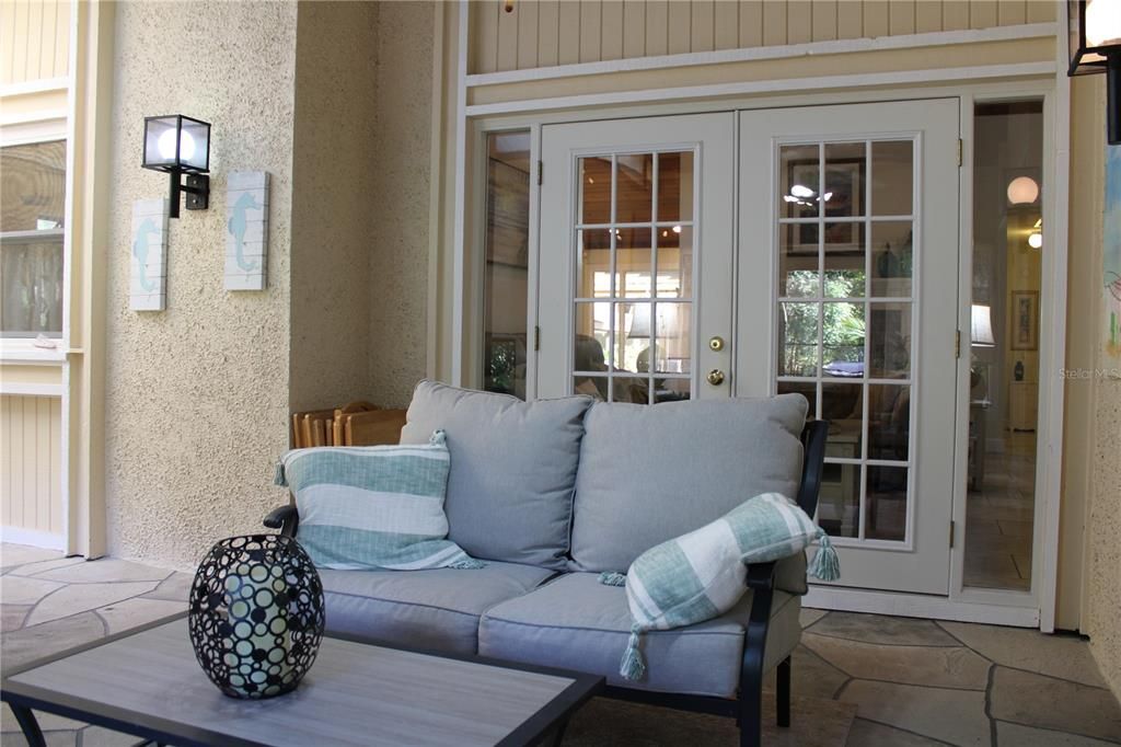 For Rent: $2,895 (3 beds, 2 baths, 1900 Square Feet)