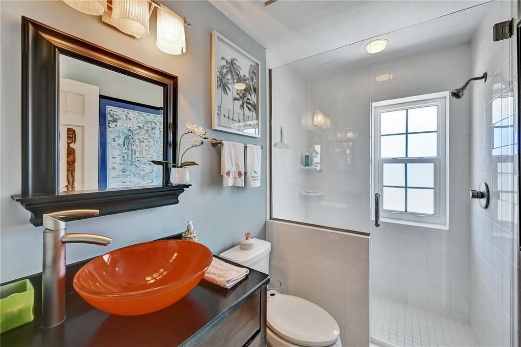 For Sale: $1,237,000 (2 beds, 2 baths, 1049 Square Feet)