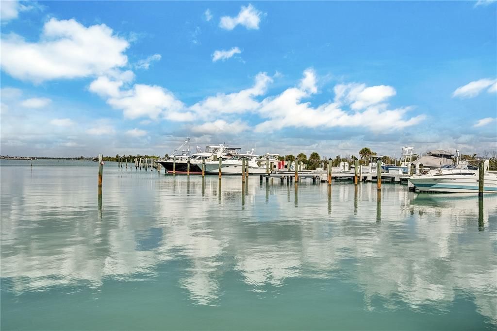 For Sale: $1,237,000 (2 beds, 2 baths, 1049 Square Feet)