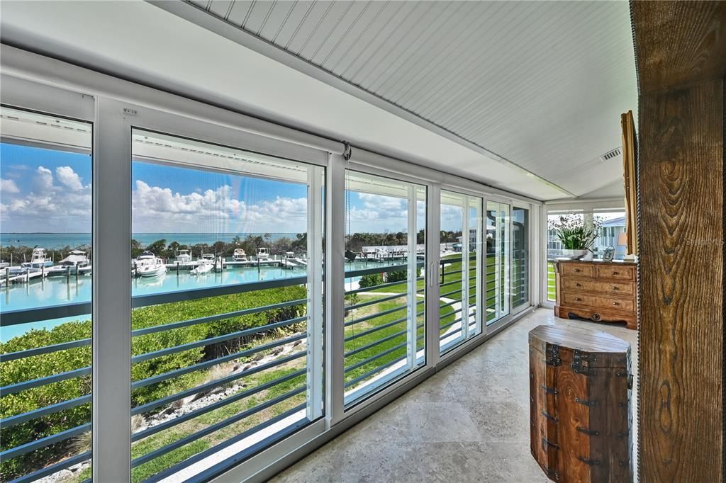 For Sale: $1,237,000 (2 beds, 2 baths, 1049 Square Feet)