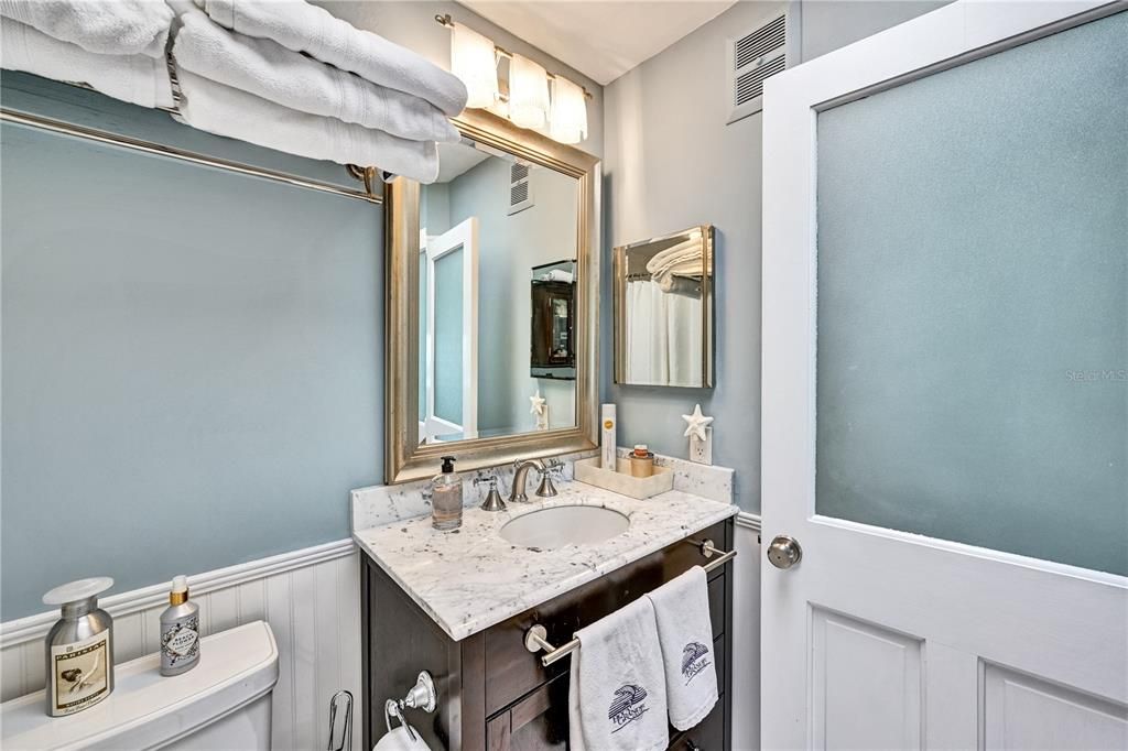 For Sale: $1,237,000 (2 beds, 2 baths, 1049 Square Feet)