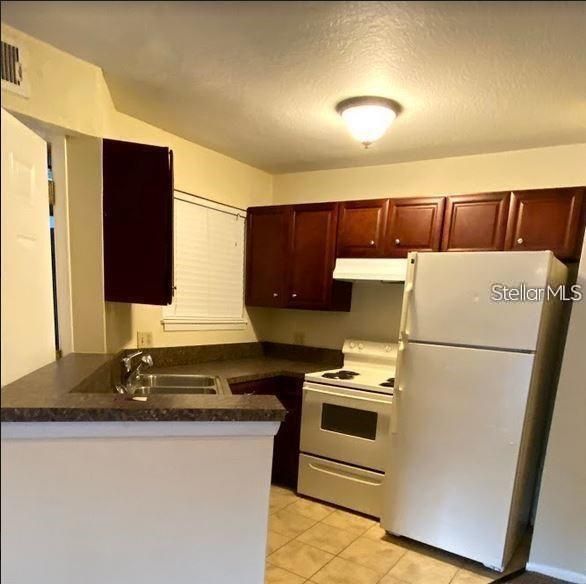 В аренду: $1,200 (1 спален, 1 ванн, 526 Квадратных фут)
