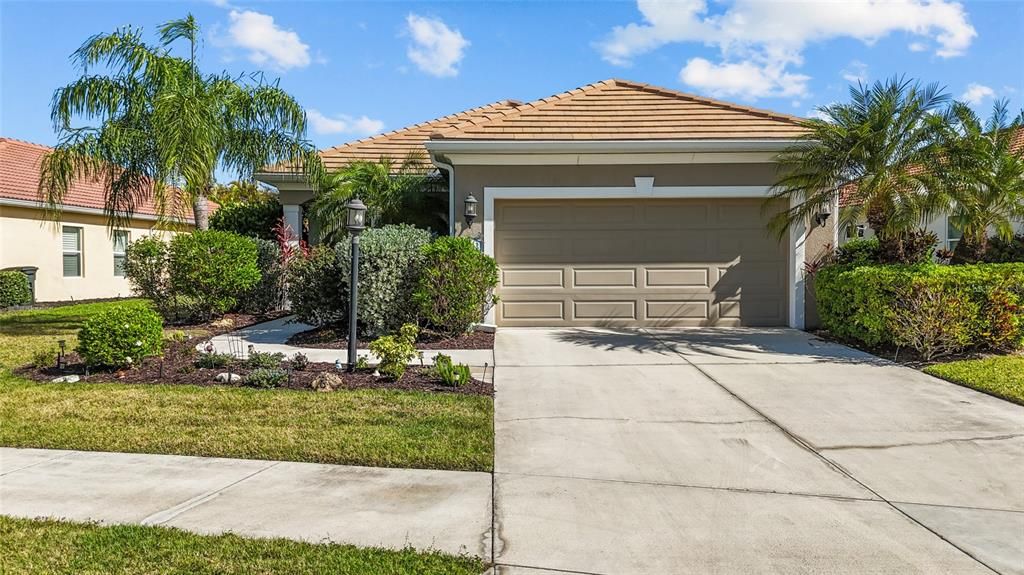 Active With Contract: $535,000 (3 beds, 2 baths, 1511 Square Feet)