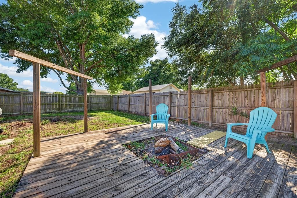 For Sale: $252,000 (2 beds, 2 baths, 1275 Square Feet)