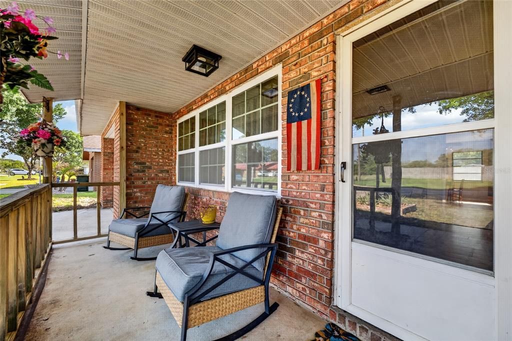 For Sale: $252,000 (2 beds, 2 baths, 1275 Square Feet)