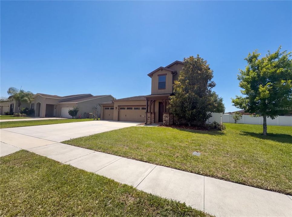 Active With Contract: $360,000 (4 beds, 2 baths, 2178 Square Feet)