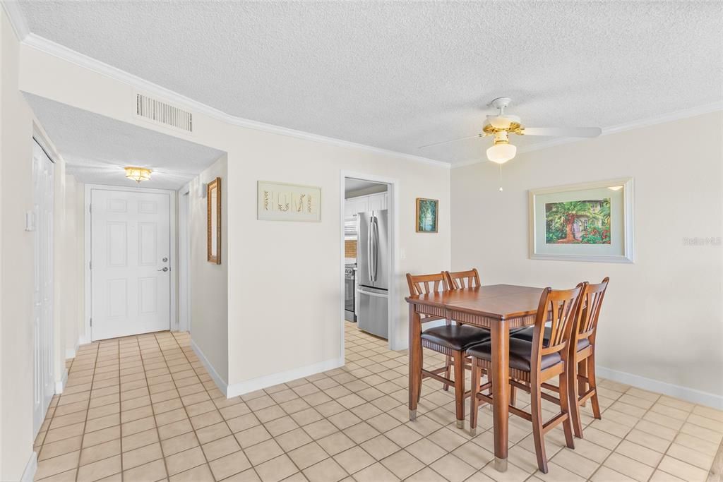 For Sale: $189,000 (1 beds, 1 baths, 800 Square Feet)