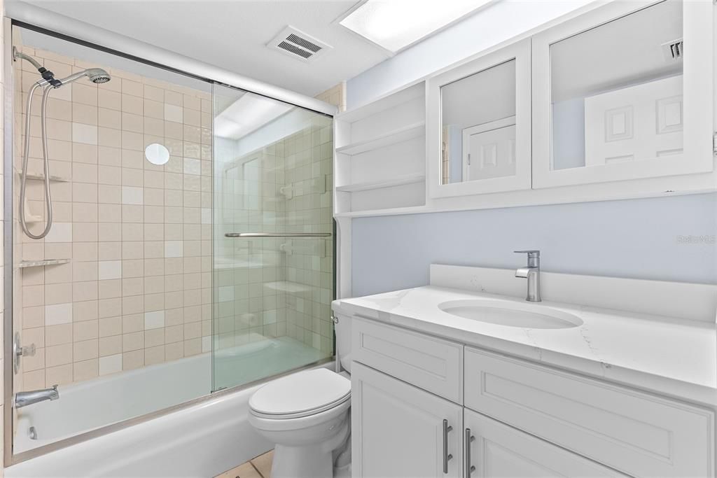 For Sale: $189,000 (1 beds, 1 baths, 800 Square Feet)
