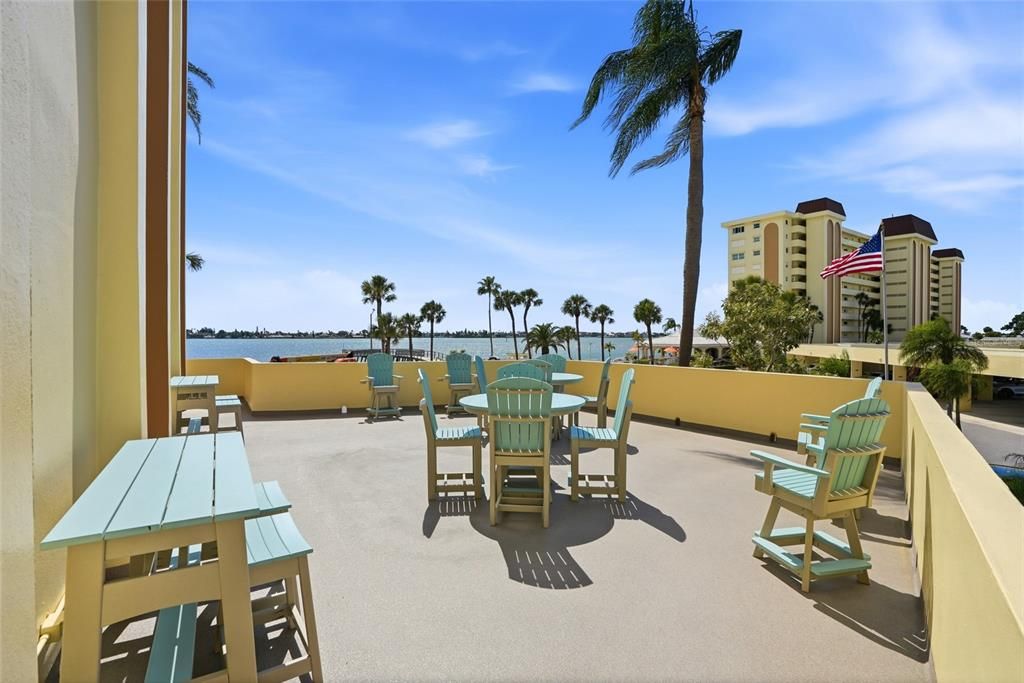 For Sale: $189,000 (1 beds, 1 baths, 800 Square Feet)