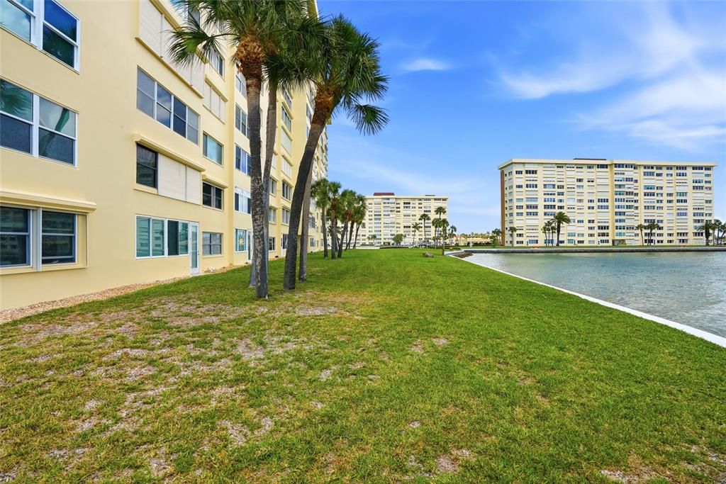 For Sale: $189,000 (1 beds, 1 baths, 800 Square Feet)