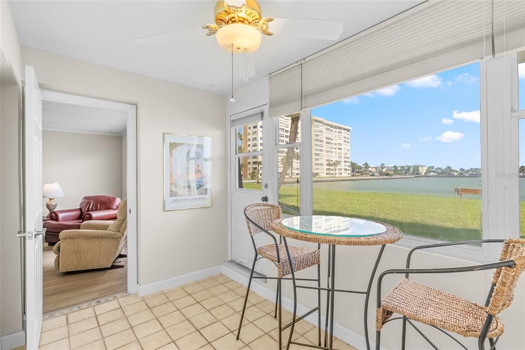 For Sale: $189,000 (1 beds, 1 baths, 800 Square Feet)