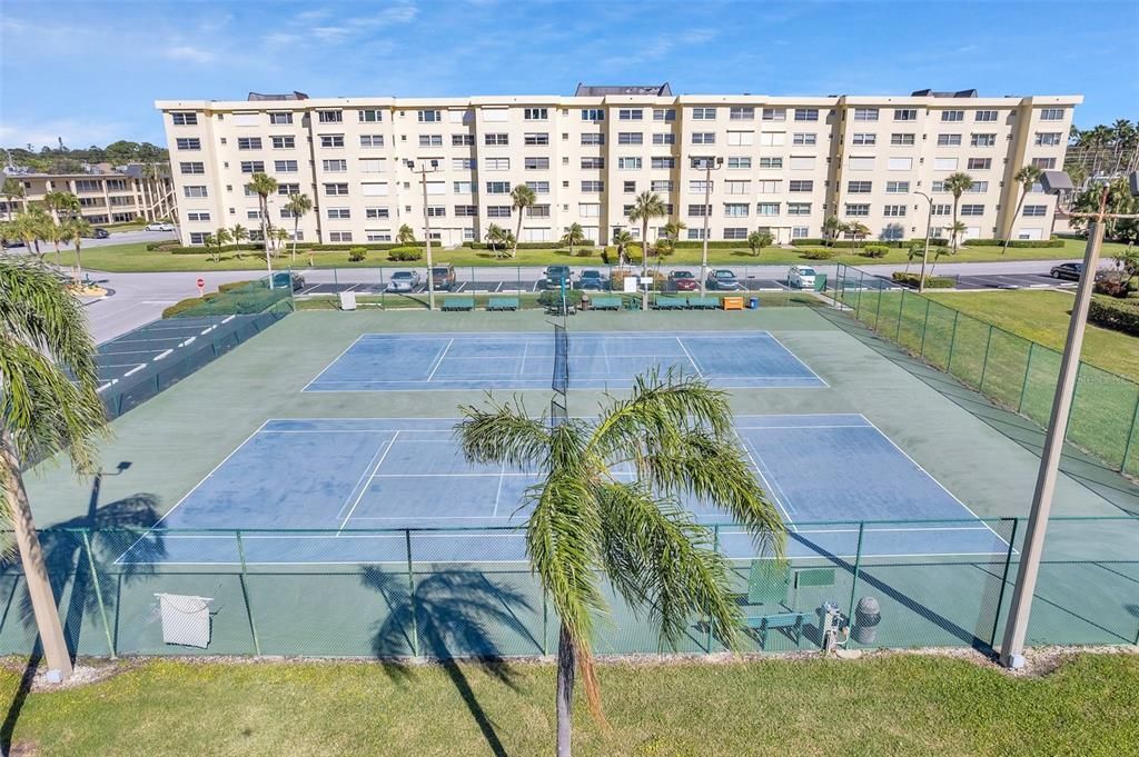 For Sale: $189,000 (1 beds, 1 baths, 800 Square Feet)