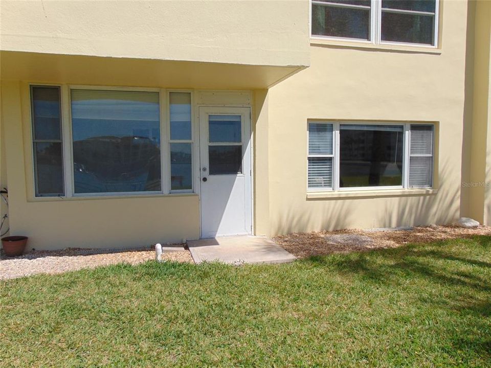 For Sale: $189,000 (1 beds, 1 baths, 800 Square Feet)