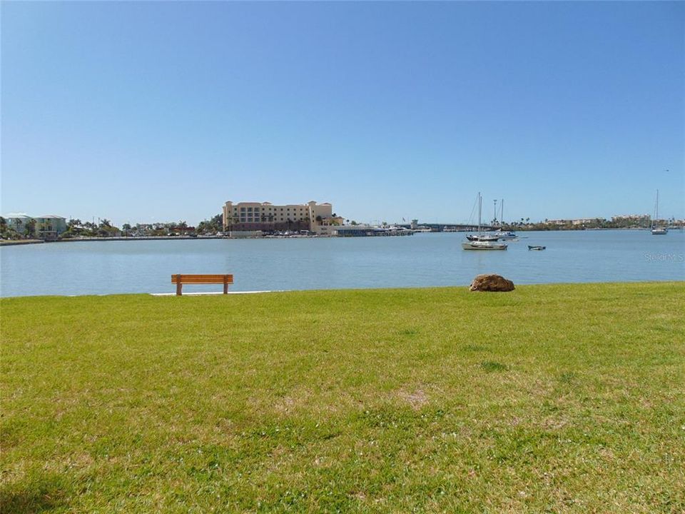 For Sale: $189,000 (1 beds, 1 baths, 800 Square Feet)