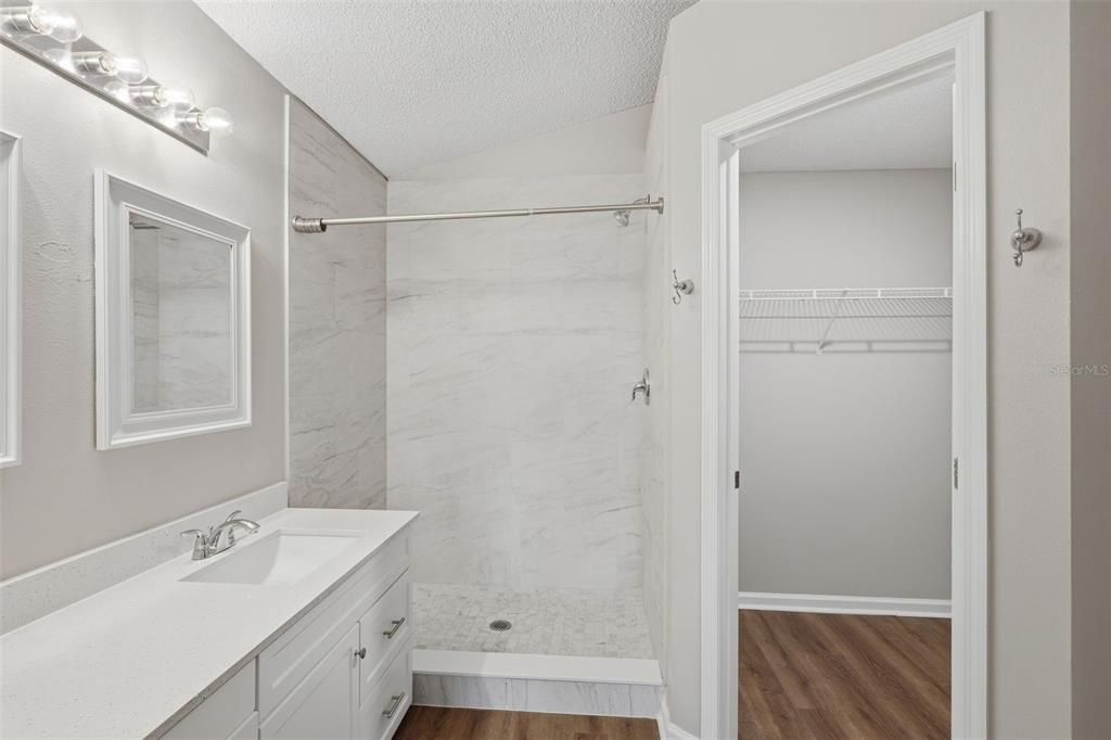 Activo con contrato: $313,500 (2 camas, 2 baños, 1076 Pies cuadrados)