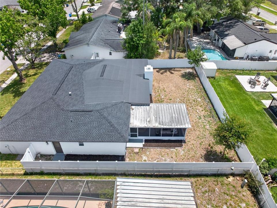 Activo con contrato: $549,000 (3 camas, 2 baños, 2445 Pies cuadrados)