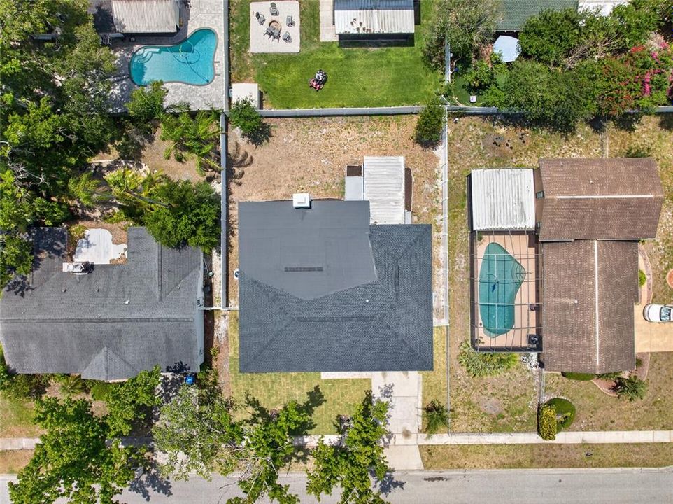 Activo con contrato: $549,000 (3 camas, 2 baños, 2445 Pies cuadrados)