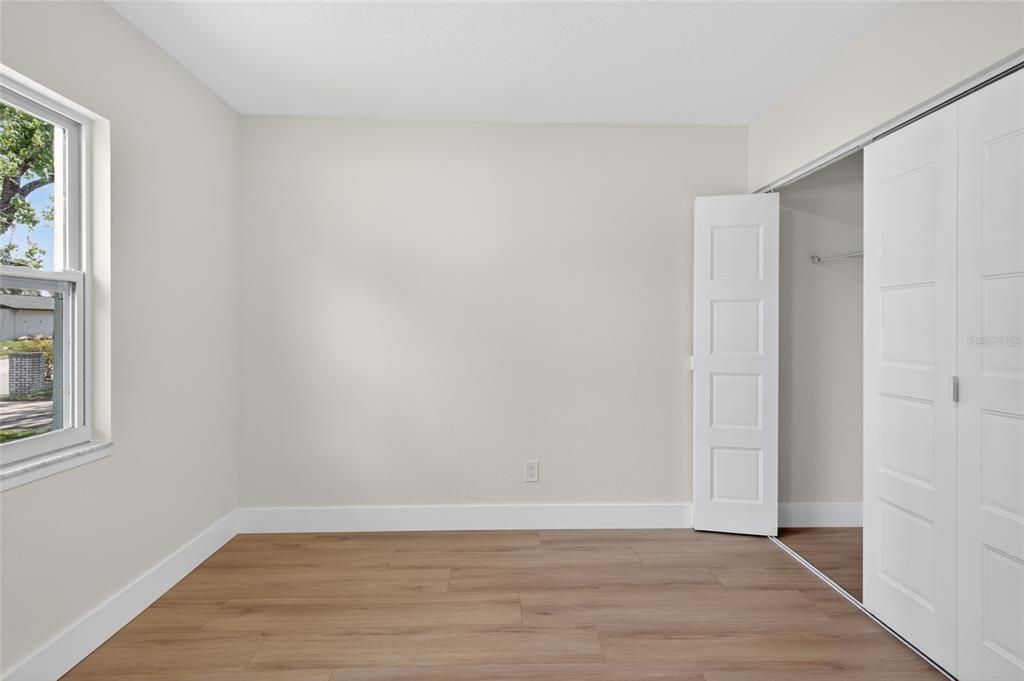 Activo con contrato: $549,000 (3 camas, 2 baños, 2445 Pies cuadrados)