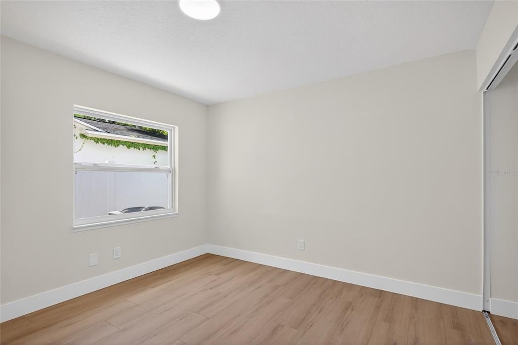 Activo con contrato: $549,000 (3 camas, 2 baños, 2445 Pies cuadrados)