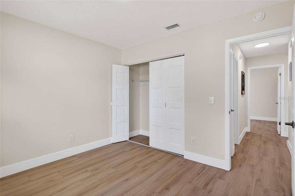 Activo con contrato: $549,000 (3 camas, 2 baños, 2445 Pies cuadrados)