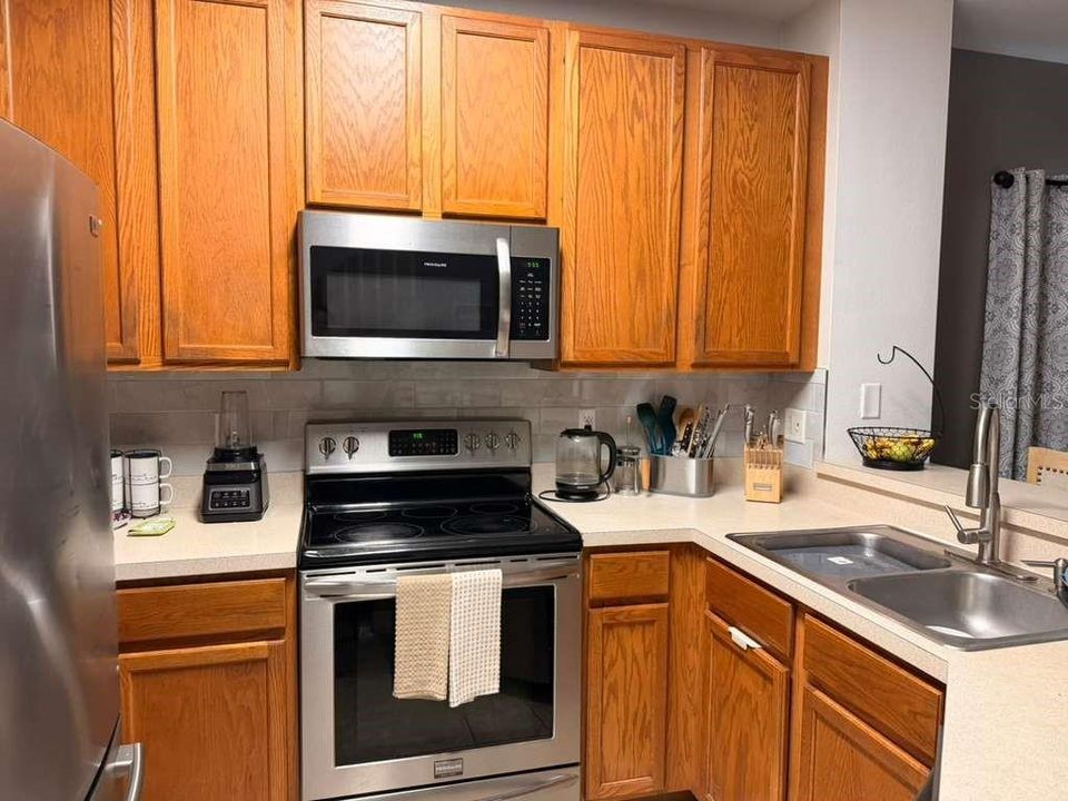 В аренду: $2,300 (3 спален, 2 ванн, 1365 Квадратных фут)