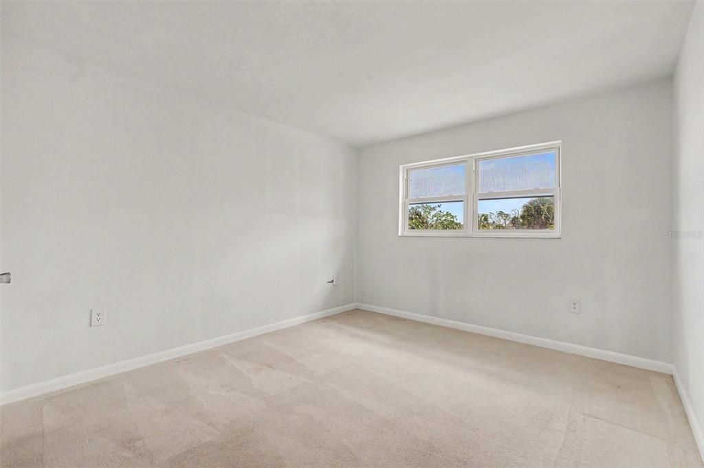 Active With Contract: $299,999 (2 beds, 2 baths, 1175 Square Feet)