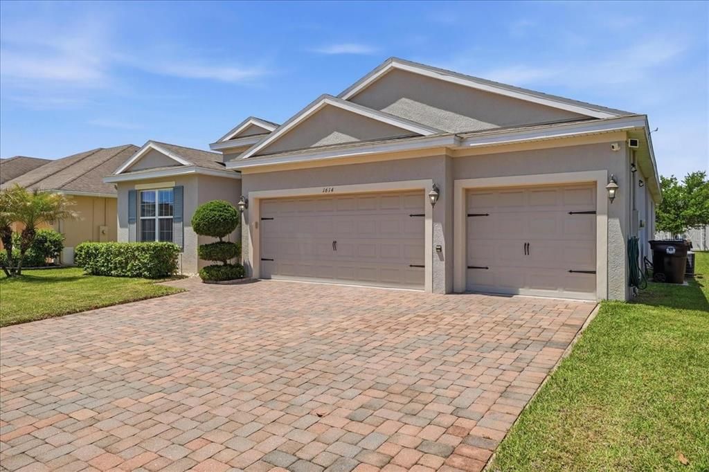 Active With Contract: $449,000 (4 beds, 3 baths, 2358 Square Feet)