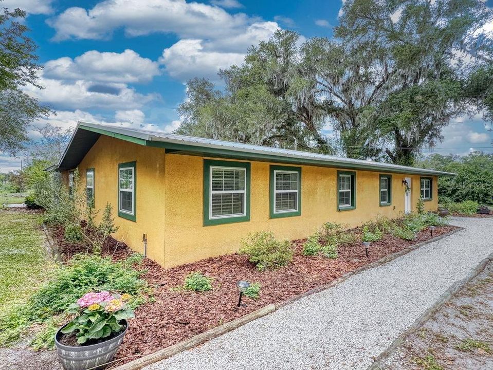 En Venta: $615,000 (3 camas, 2 baños, 1761 Pies cuadrados)