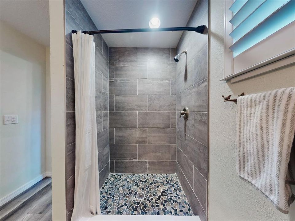 En Venta: $615,000 (3 camas, 2 baños, 1761 Pies cuadrados)