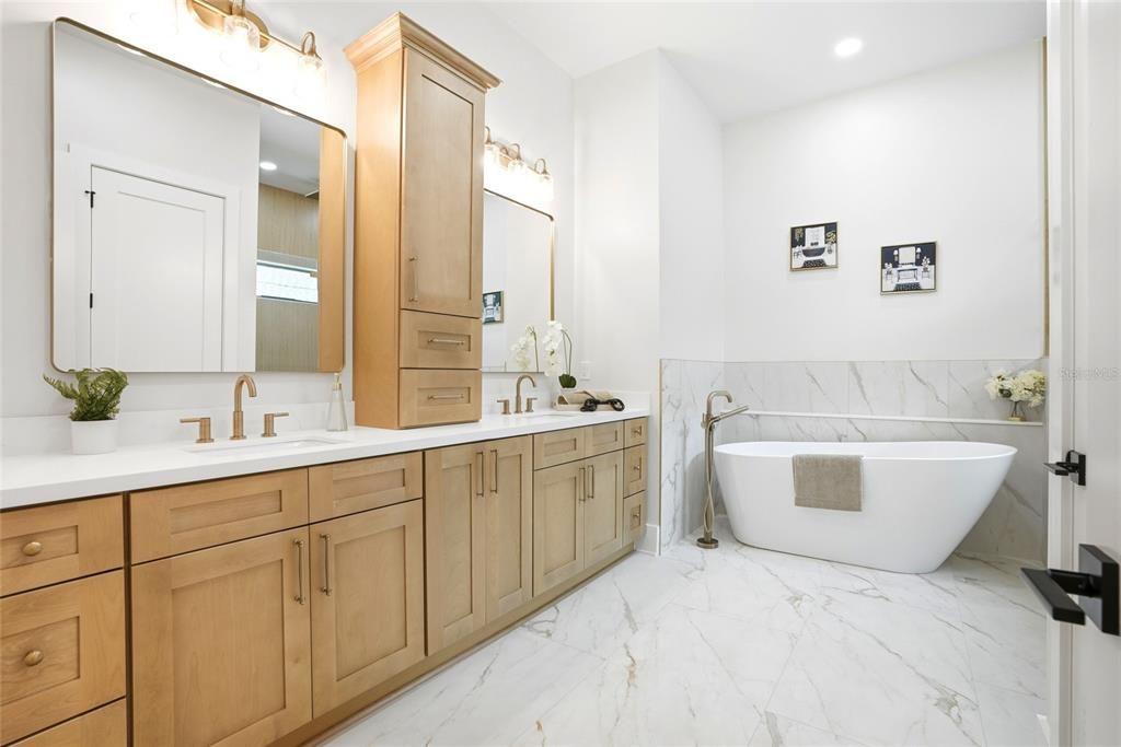 На продажу: $1,699,000 (4 спален, 4 ванн, 3407 Квадратных фут)