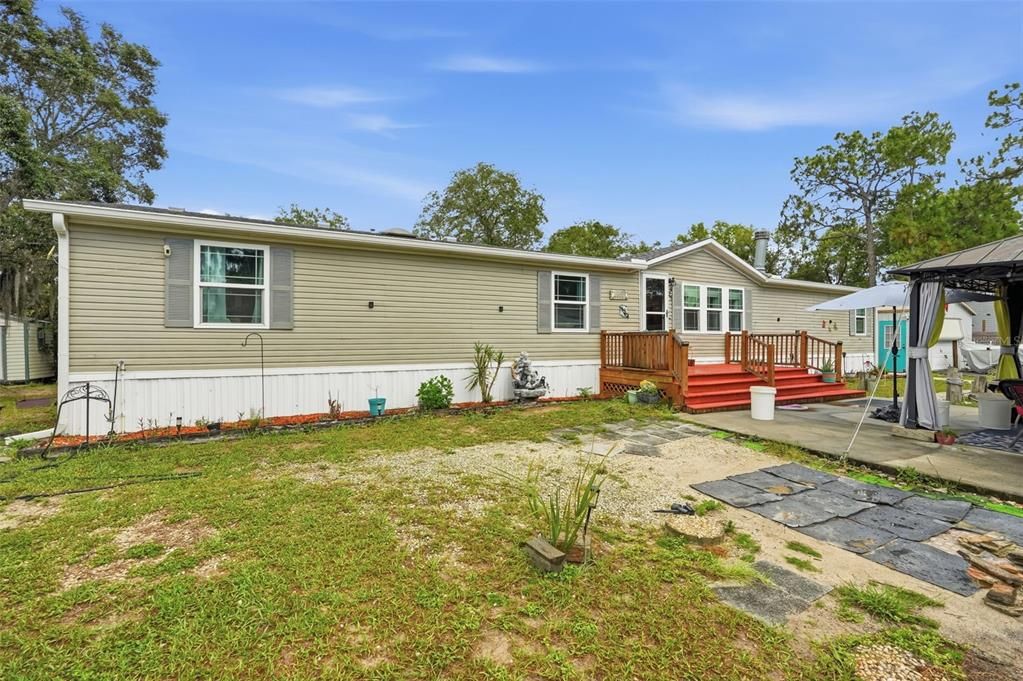 For Sale: $289,999 (5 beds, 2 baths, 2280 Square Feet)