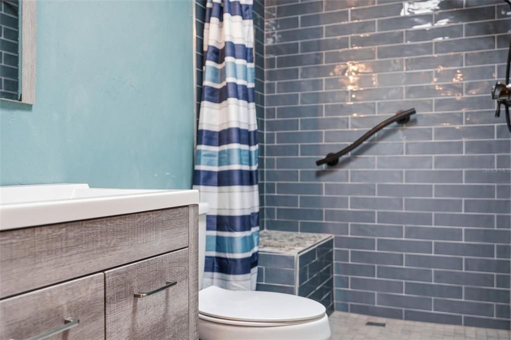 For Sale: $289,999 (5 beds, 2 baths, 2280 Square Feet)