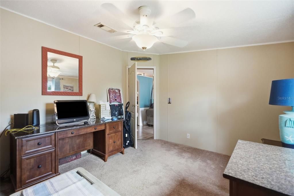 For Sale: $289,999 (5 beds, 2 baths, 2280 Square Feet)