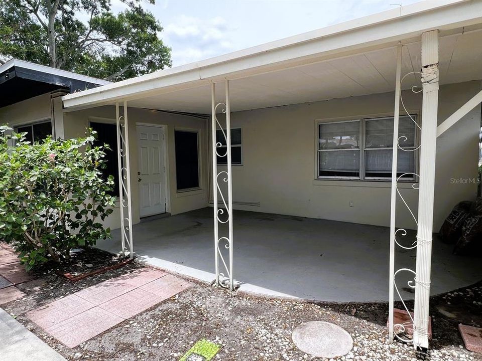 Active With Contract: $2,500 (2 beds, 2 baths, 1250 Square Feet)