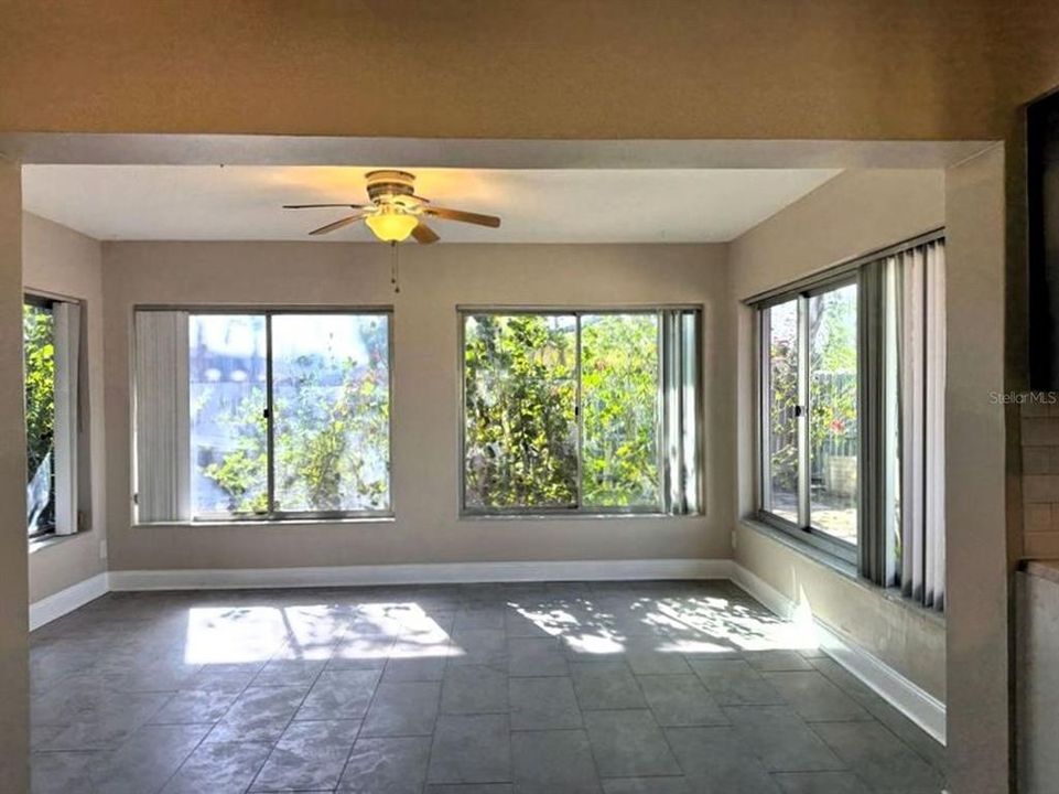 Active With Contract: $2,500 (2 beds, 2 baths, 1250 Square Feet)