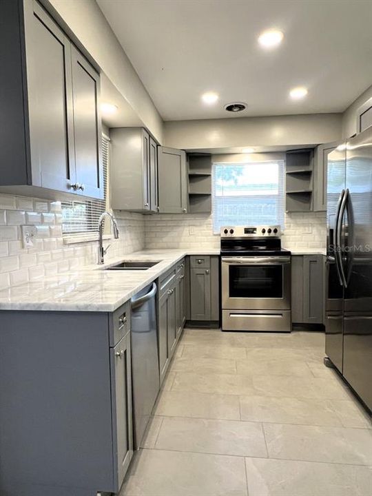 Active With Contract: $2,500 (2 beds, 2 baths, 1250 Square Feet)
