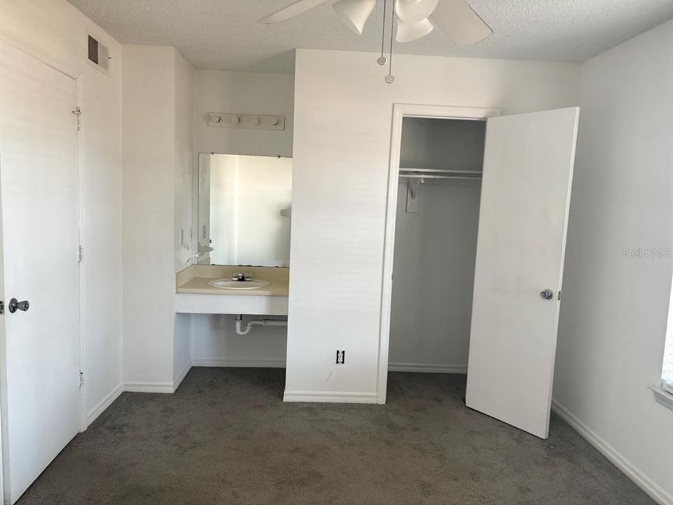 En Venta: $129,900 (2 camas, 1 baños, 896 Pies cuadrados)
