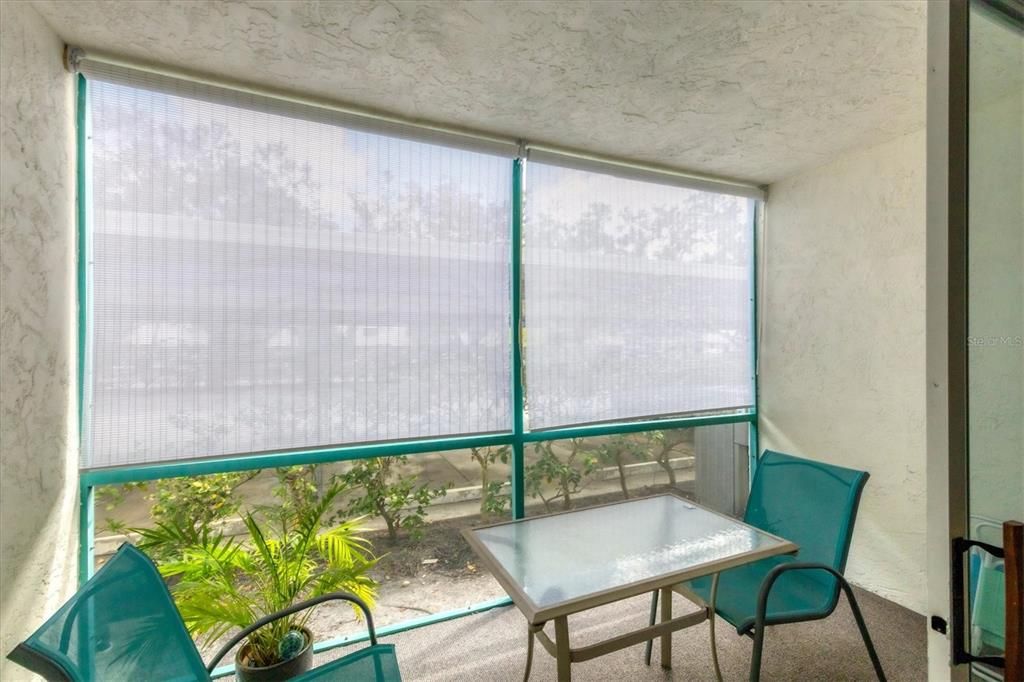 For Sale: $185,500 (2 beds, 2 baths, 941 Square Feet)