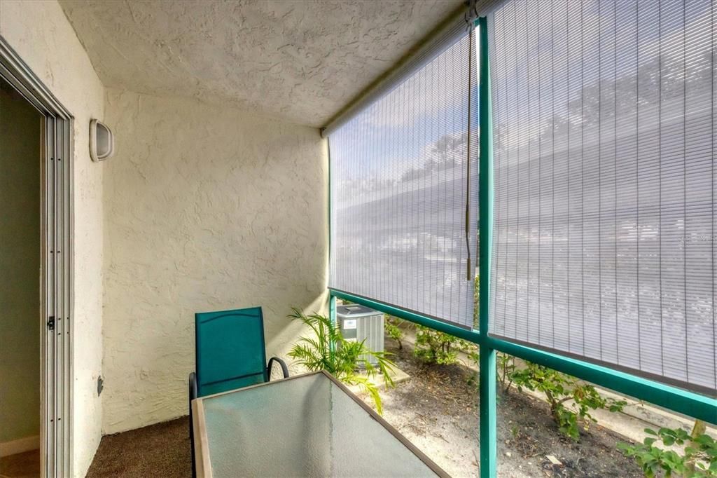 For Sale: $185,500 (2 beds, 2 baths, 941 Square Feet)