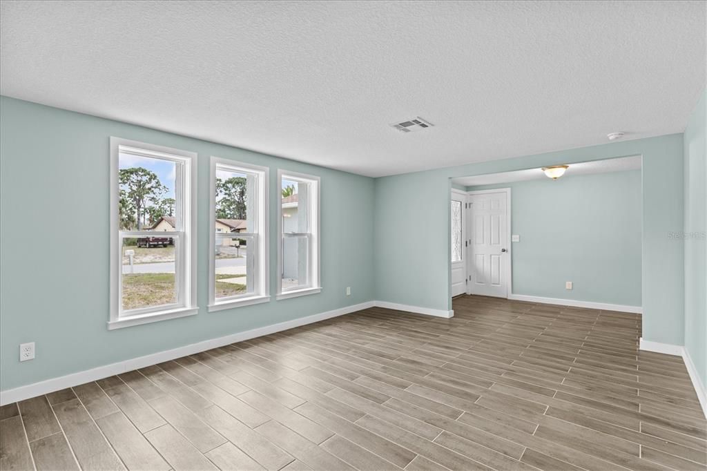 For Sale: $490,000 (3 beds, 2 baths, 1662 Square Feet)